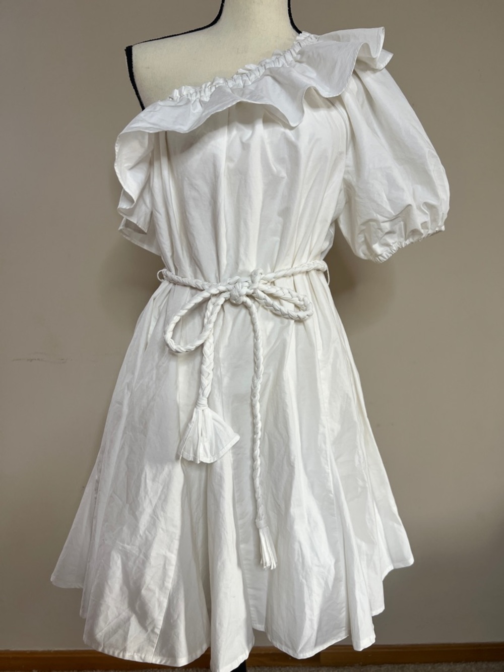 🦢🦢🦢Rhode Women’s One-Shoulder White Ruffle Dress with Braided Belt